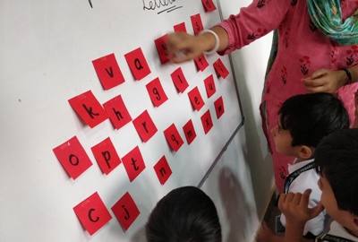 PRE PRIMARY  K.G BUILDING '' AM '' WORDS ACTIVTY